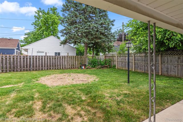 22265 Nowlin Street, Dearborn, MI 48124
