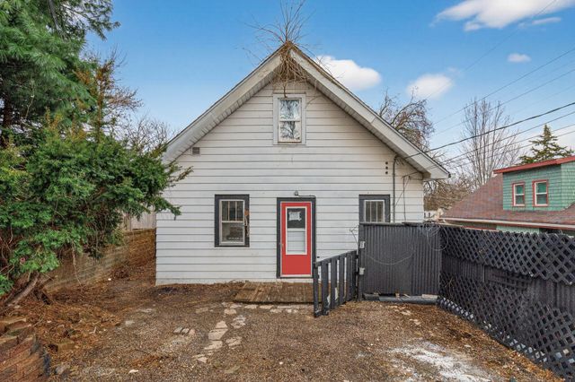 776 Wheeler Street N, Saint Paul, MN 55104