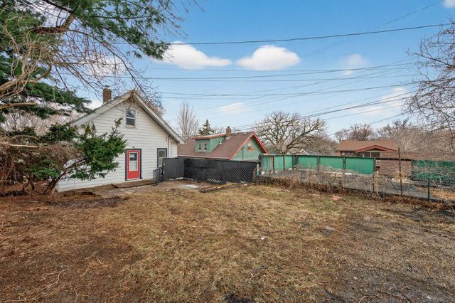 776 Wheeler Street N, Saint Paul, MN 55104