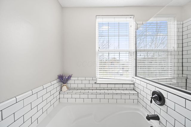 7482 Bunker Ridge Court, Blacklick, OH 43004