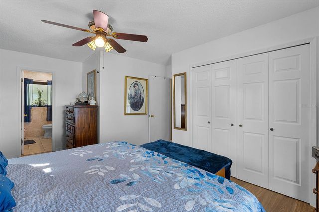 521 E MIRROR LAKE DRIVE, Fruitland Park, FL 34731