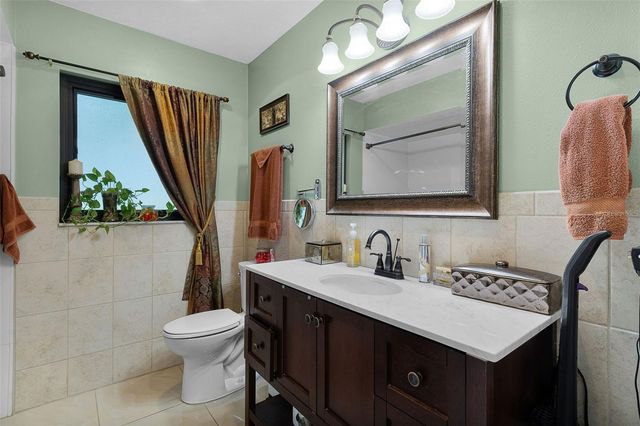 521 E MIRROR LAKE DRIVE, Fruitland Park, FL 34731