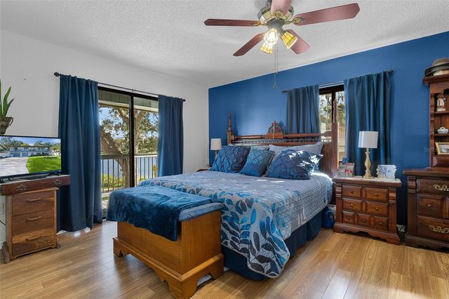 521 E MIRROR LAKE DRIVE, Fruitland Park, FL 34731