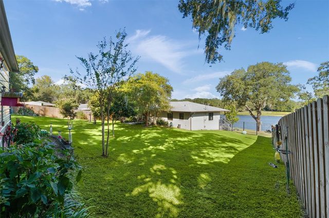 521 E MIRROR LAKE DRIVE, Fruitland Park, FL 34731