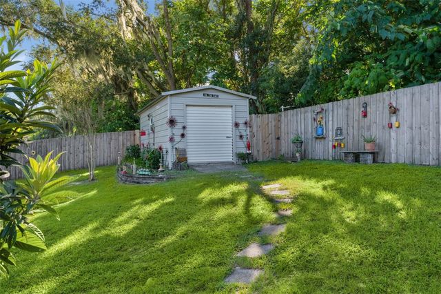 521 E MIRROR LAKE DRIVE, Fruitland Park, FL 34731