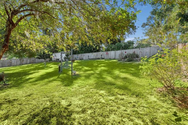 521 E MIRROR LAKE DRIVE, Fruitland Park, FL 34731