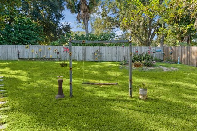 521 E MIRROR LAKE DRIVE, Fruitland Park, FL 34731