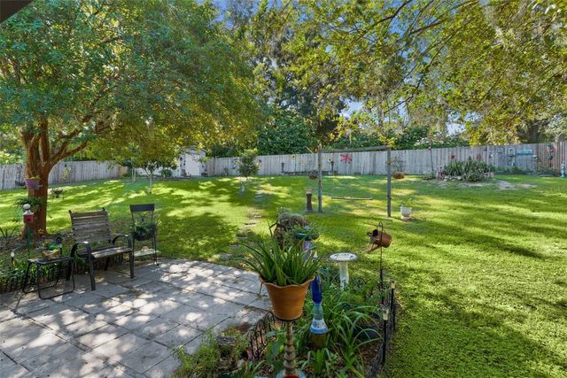 521 E MIRROR LAKE DRIVE, Fruitland Park, FL 34731