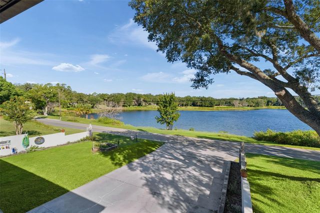 521 E MIRROR LAKE DRIVE, Fruitland Park, FL 34731