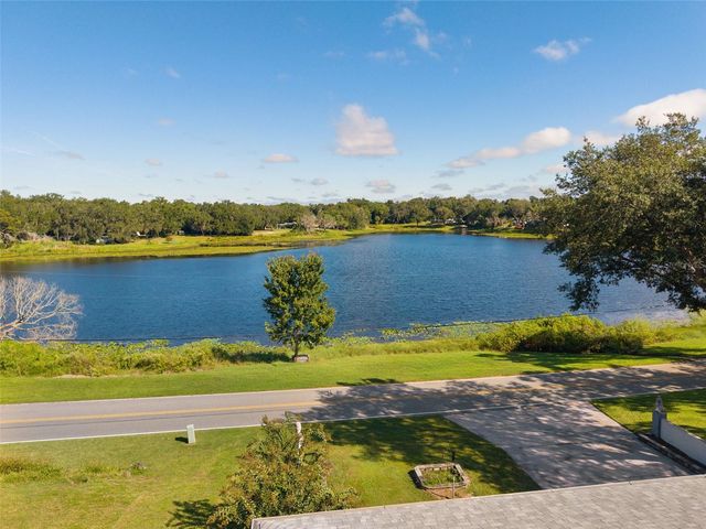 521 E MIRROR LAKE DRIVE, Fruitland Park, FL 34731