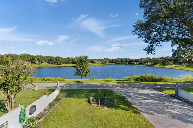 521 E MIRROR LAKE DRIVE, Fruitland Park, FL 34731