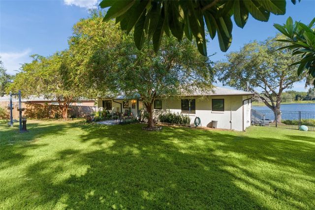 521 E MIRROR LAKE DRIVE, Fruitland Park, FL 34731