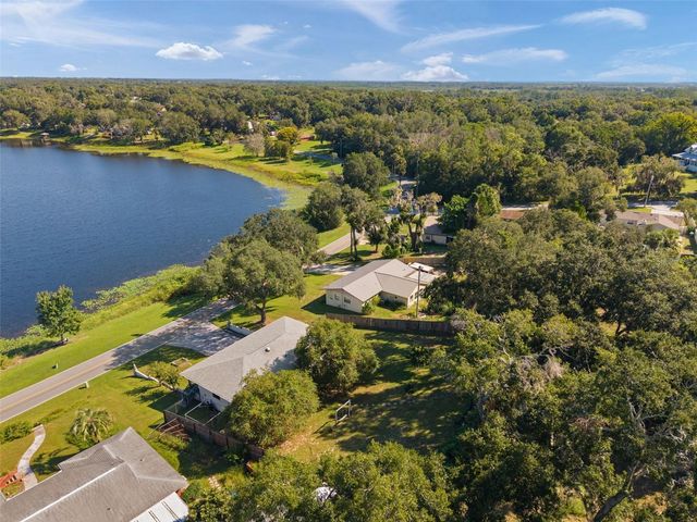 521 E MIRROR LAKE DRIVE, Fruitland Park, FL 34731
