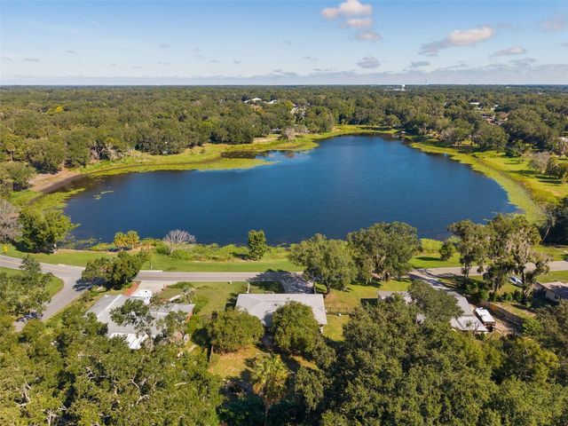 521 E MIRROR LAKE DRIVE, Fruitland Park, FL 34731