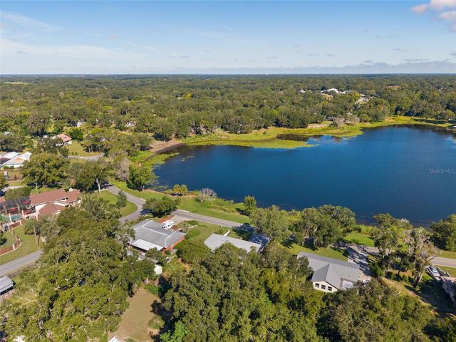 521 E MIRROR LAKE DRIVE, Fruitland Park, FL 34731
