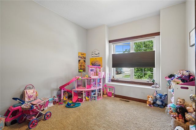 5501 Mayfair St, Cedar Rapids, IA 52404