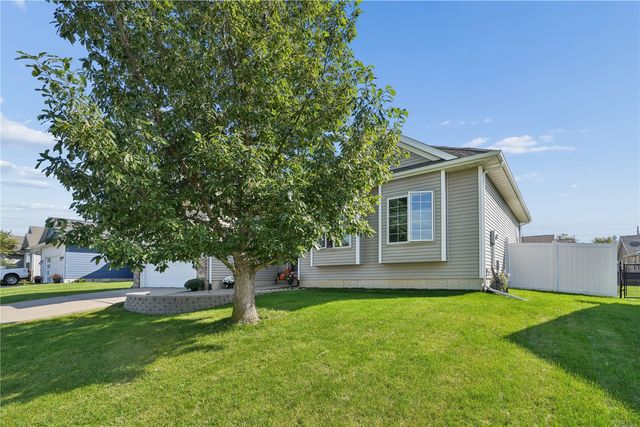 5501 Mayfair St, Cedar Rapids, IA 52404