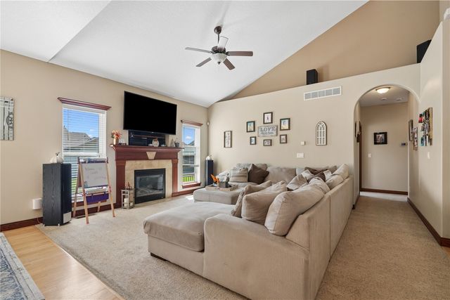 5501 Mayfair St, Cedar Rapids, IA 52404