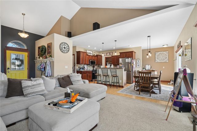 5501 Mayfair St, Cedar Rapids, IA 52404