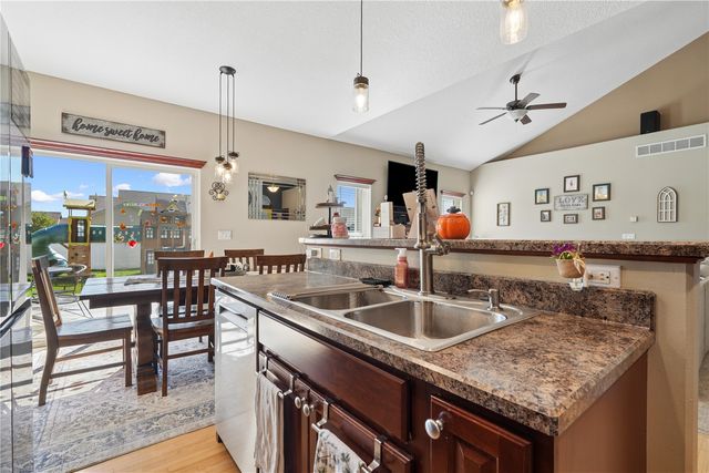 5501 Mayfair St, Cedar Rapids, IA 52404