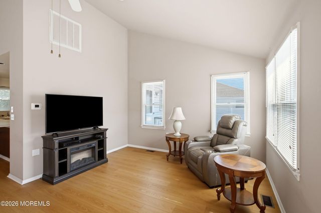 101 Foxwood Lane, Forked River, NJ 08731