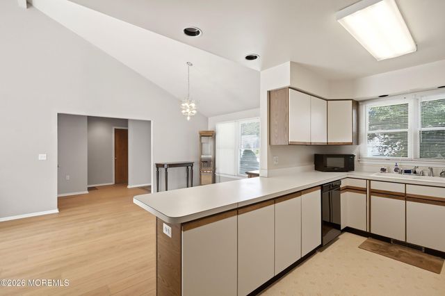 101 Foxwood Lane, Forked River, NJ 08731