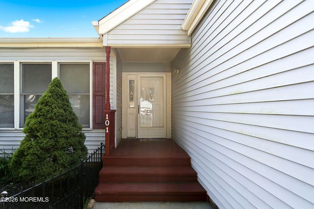 101 Foxwood Lane, Forked River, NJ 08731