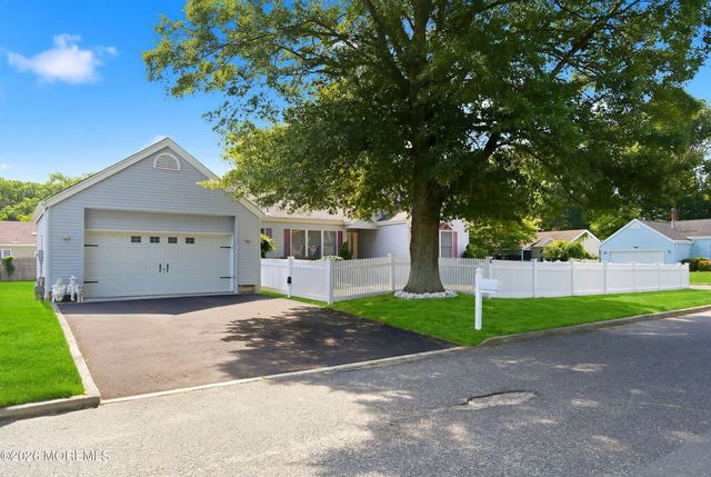 101 Foxwood Lane, Forked River, NJ 08731