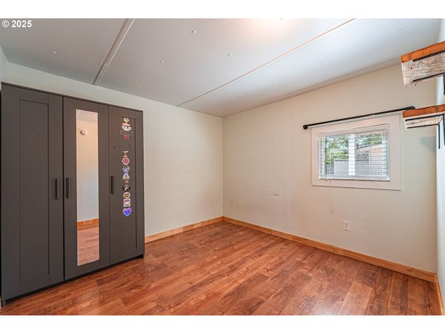 1415 S BERTELSEN Rd 152, Eugene, OR 97402