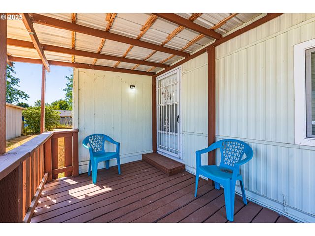 1415 S BERTELSEN Rd 152, Eugene, OR 97402