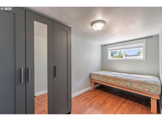 1415 S BERTELSEN Rd 152, Eugene, OR 97402