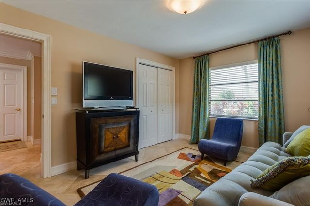 630 95th AVE N S, Naples, FL 34108