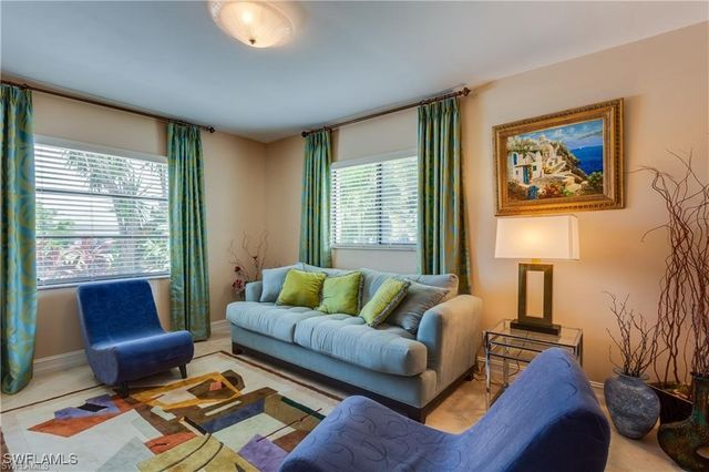 630 95th AVE N S, Naples, FL 34108