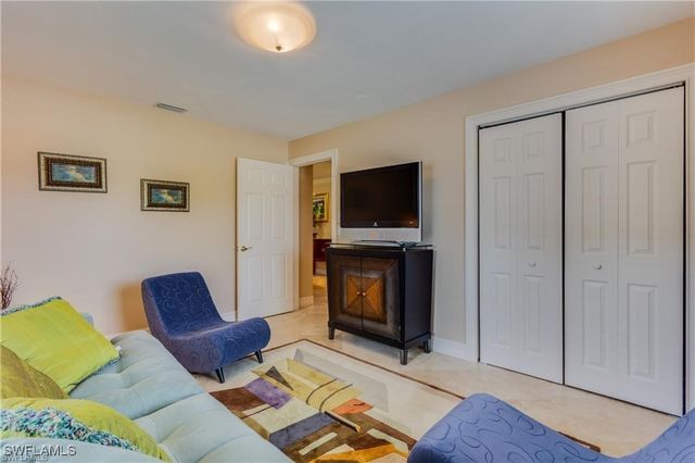 630 95th AVE N S, Naples, FL 34108