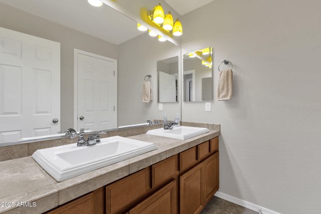 2947 E SALTSAGE Drive, Phoenix, AZ 85048