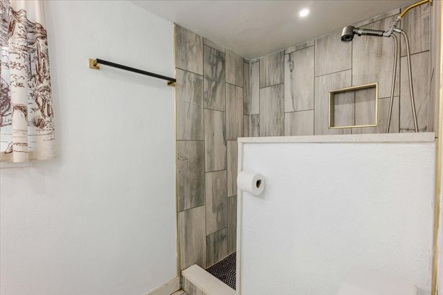 732 Ravine Street, Emory, TX 75440