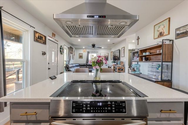 732 Ravine Street, Emory, TX 75440