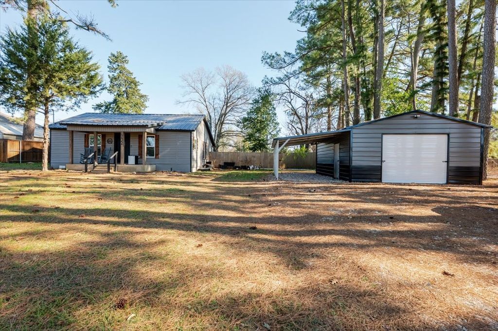 732 Ravine Street, Emory, TX 75440