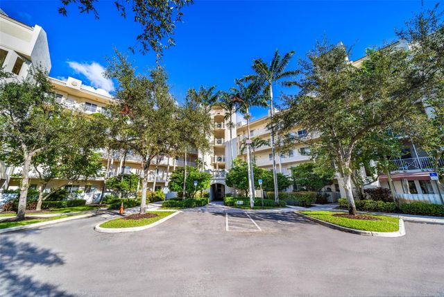 3500 OAKS CLUBHOUSE Drive 102, Pompano Beach, FL 33069