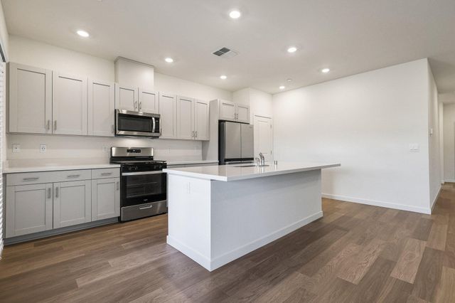 3817 Thea Drive, Redding, CA 96001