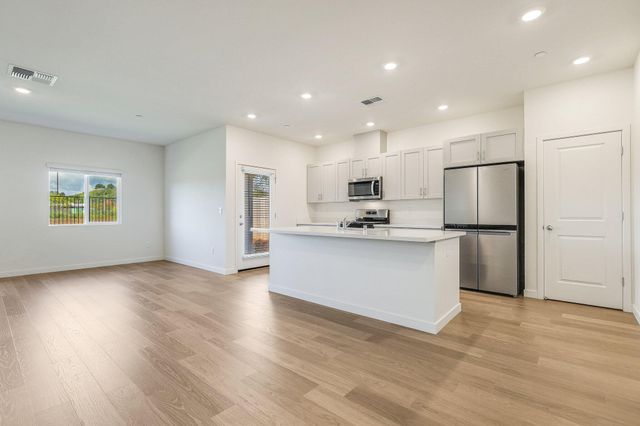 3817 Thea Drive, Redding, CA 96001