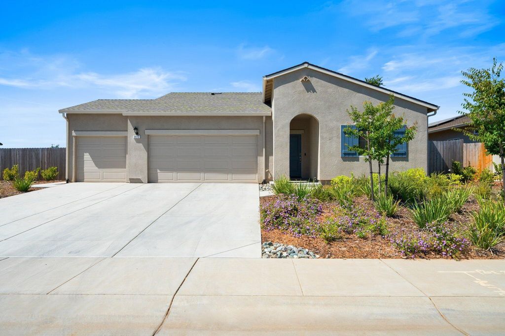 3817 Thea Drive, Redding, CA 96001