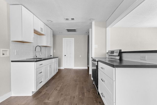 3939 E 4th Street, Fort Worth, TX 76111