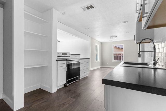 3939 E 4th Street, Fort Worth, TX 76111