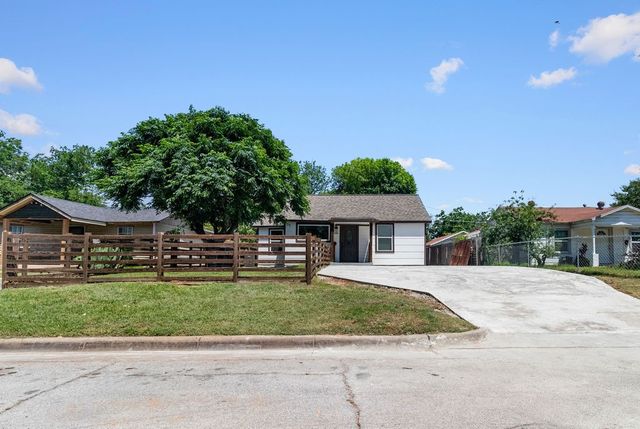 3939 E 4th Street, Fort Worth, TX 76111