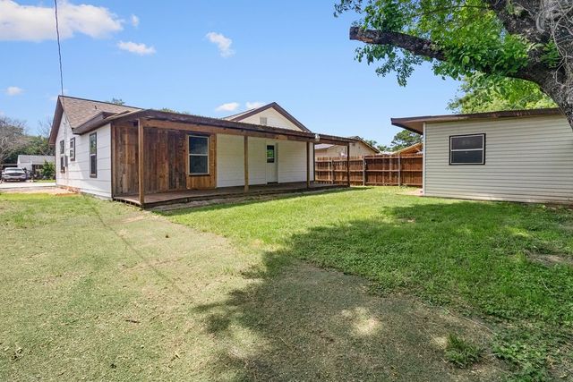 3939 E 4th Street, Fort Worth, TX 76111