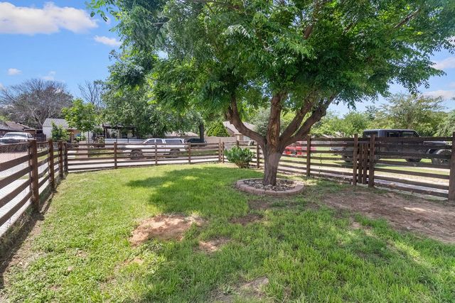 3939 E 4th Street, Fort Worth, TX 76111