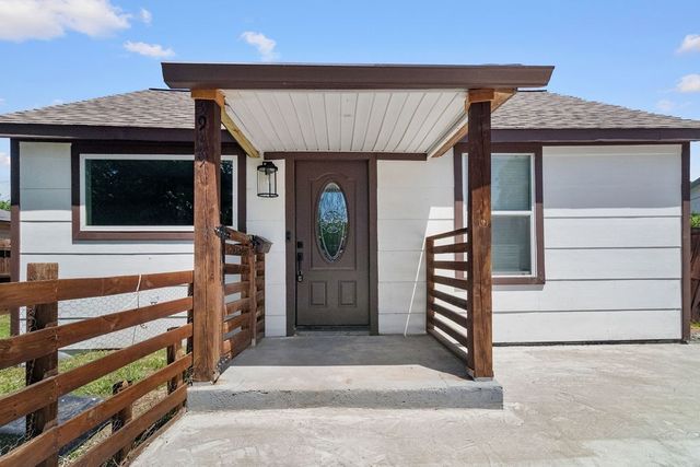 3939 E 4th Street, Fort Worth, TX 76111