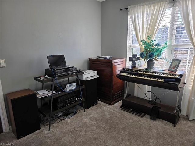 4939 Mount Hope Drive, Winston-salem, NC 27107