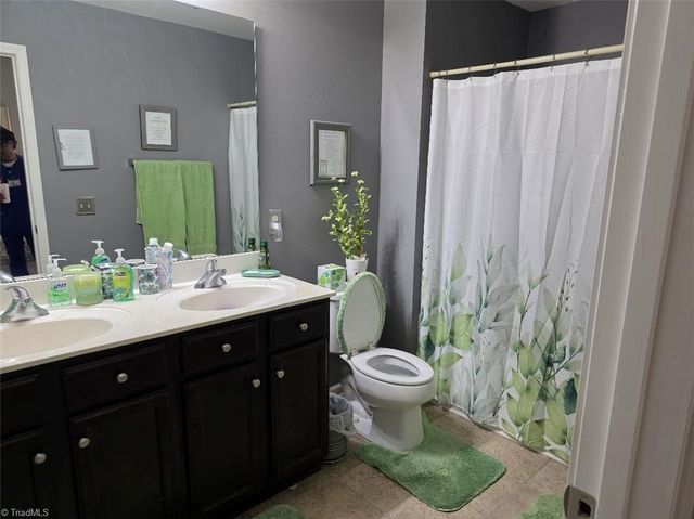 4939 Mount Hope Drive, Winston-salem, NC 27107